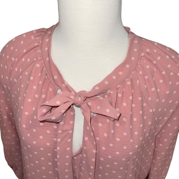 Olivia & Martin Top Size L Pink w/White Dots Tie Neck 3/4 Sleeves Romantic - Picture 3 of 8